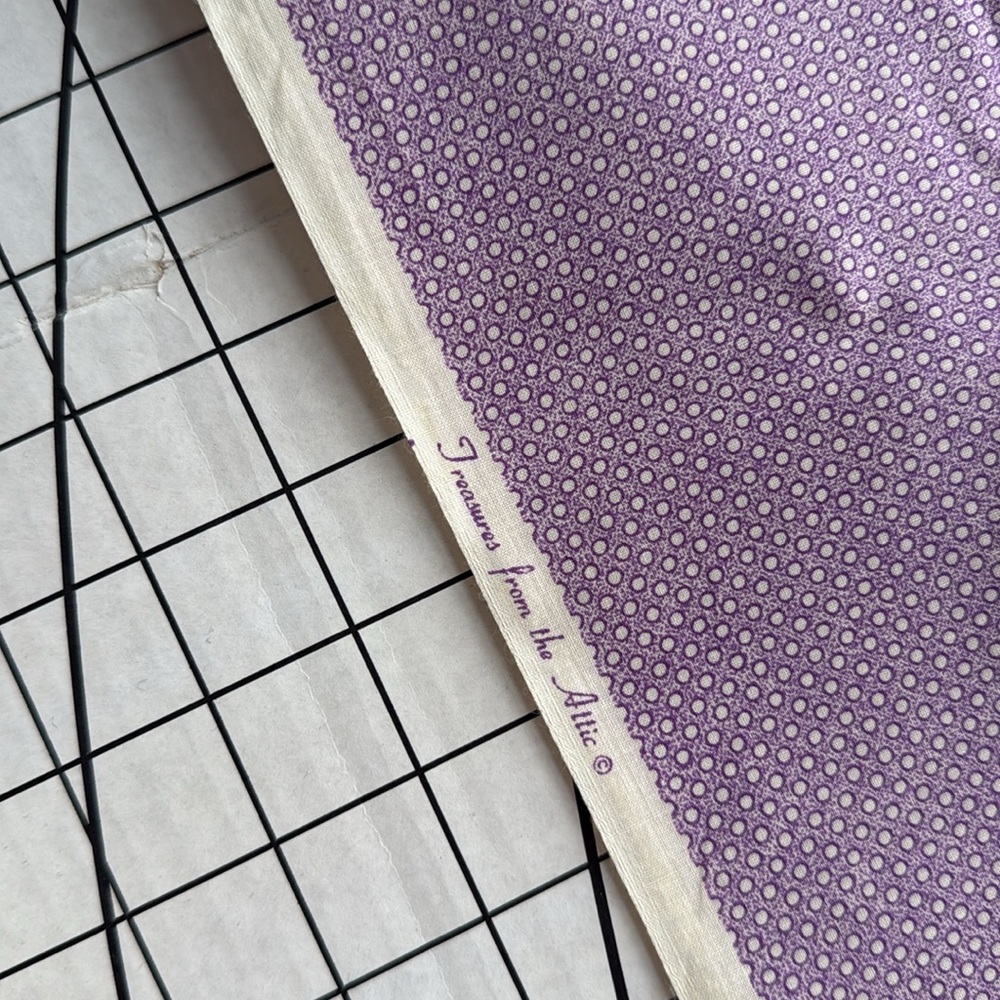 Lavender Vintage Fabric & Textile Bundle – Floral Calico, Antique Skirt Remnant, - Picture 12 of 16